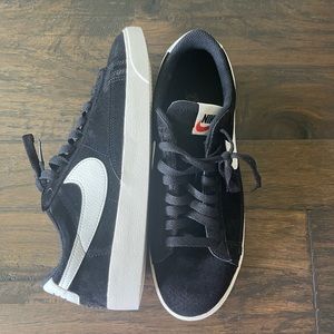 Womens Nike Low Blazers